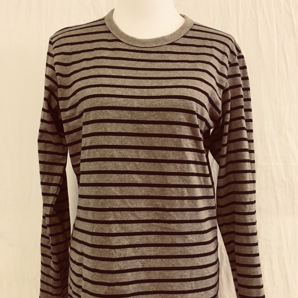 UNI QLO Long Sleeve Top Size Small Long Sleeves